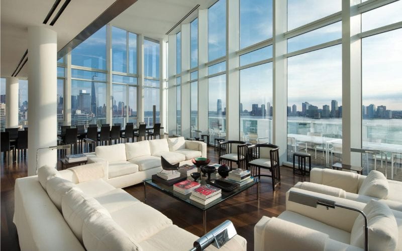 Appartement avec une vue moderne sur New York. 
