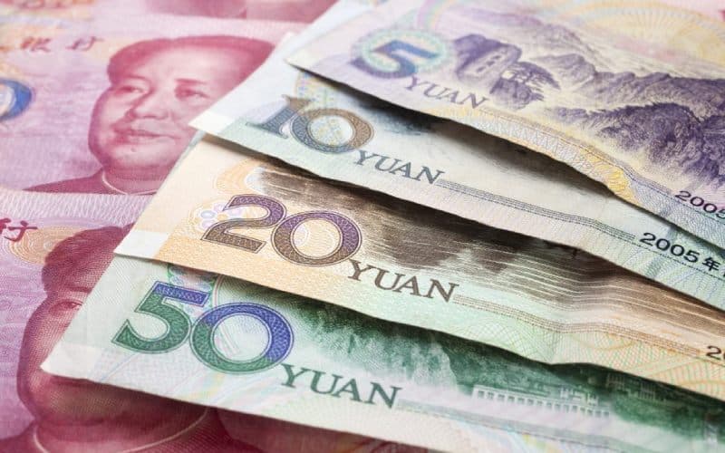 Des billets chinois de différentes couleurs