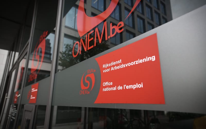 Façade de l'entrée de l'office national belge pour l'emploi. 