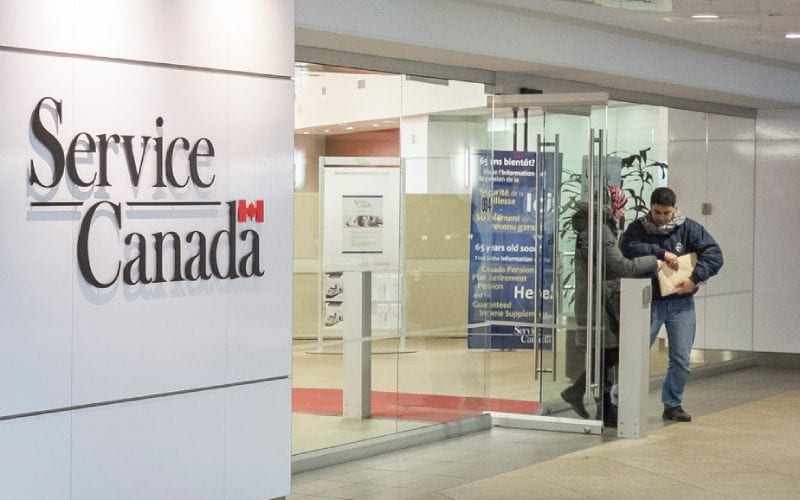 Entrée de Service Canada, l'agence pour l'emploi local. 