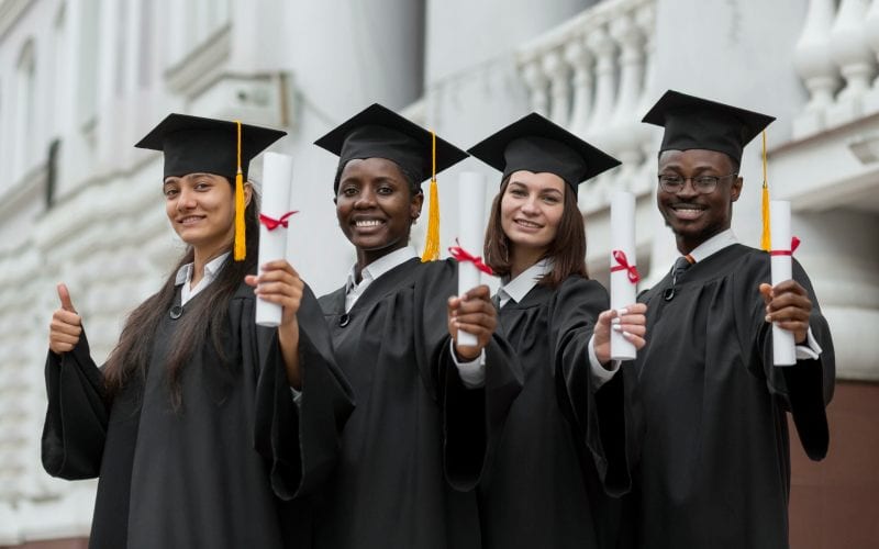 Etudiants aux Etats-Unis diplômés. 