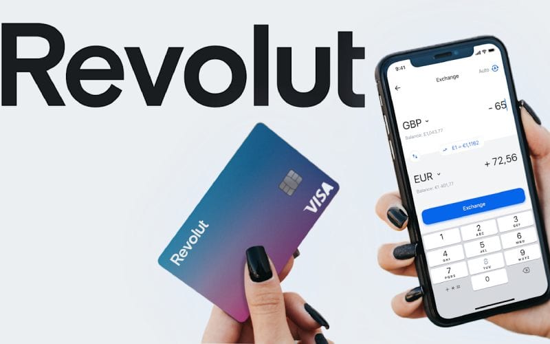 Une femme convertissant de l'argent en ligne avec l'application Revolut. 