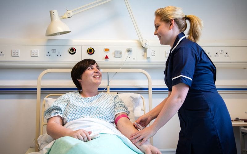 Une infirmière en Consultation à l'hôpital. 