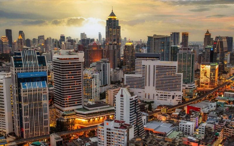 Vue aérienne de la skyline de Bangkok. 