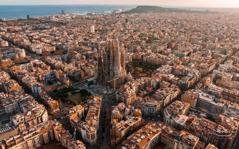 Vue aérienne de Barcelone ensoleillée. 