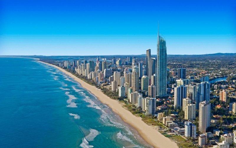 Vue aérienne de la GOLD COAST en australie sous le soleil. 