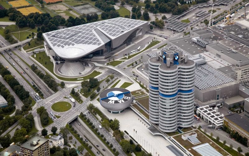 Vue aérienne du musée BMW à Munich. 