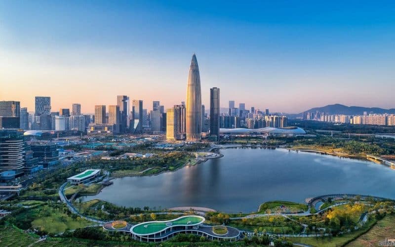 Vue aérienne de la ville de Shenzhen en Chine avec du soleil