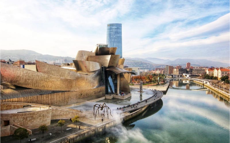 Vue aérienne du quartier moderne de Bilbao, en Espagne. 