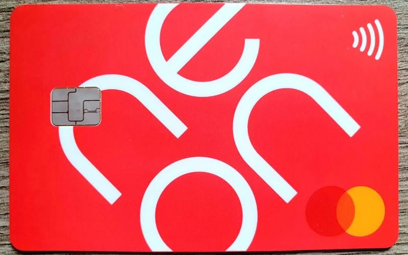 Carte bancaire de la banque en ligne suisse NEON.